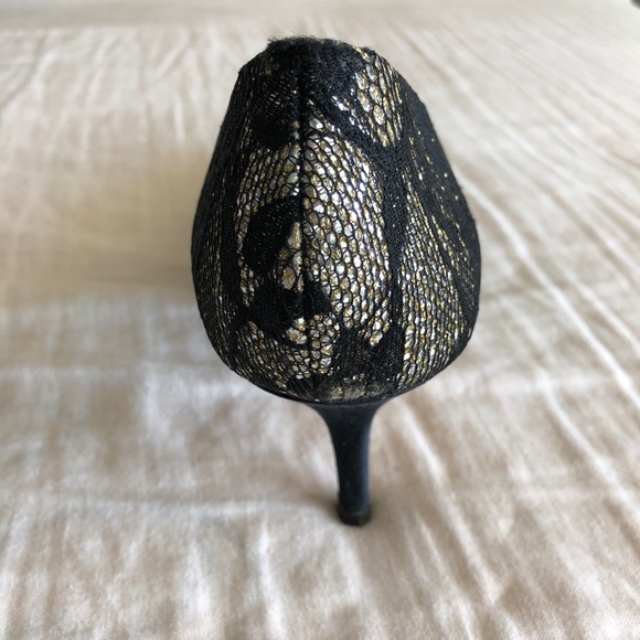 Aldo 3" Almond Toe Heels - Black Floral Lace with Gold & Silver - Size 10 - Picture 13 of 15